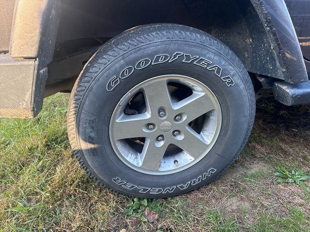 2014 Jeep Wrangler Unlimited - 22928905 - 24