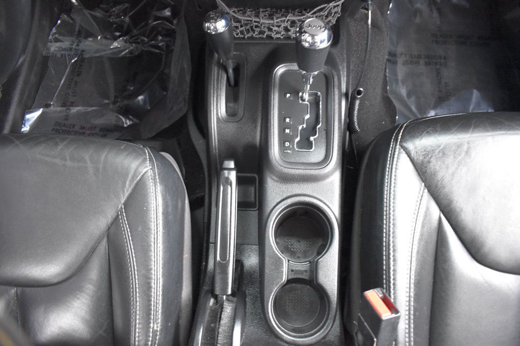 2014 Jeep Wrangler Unlimited 4WD 4dr Rubicon - 22976534 - 25