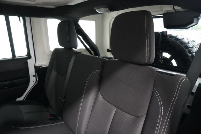 2014 Jeep Wrangler Unlimited 4WD 4dr Sahara - 22853610 - 11