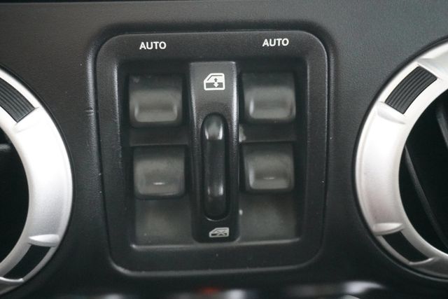 2014 Jeep Wrangler Unlimited 4WD 4dr Sahara - 22853610 - 17