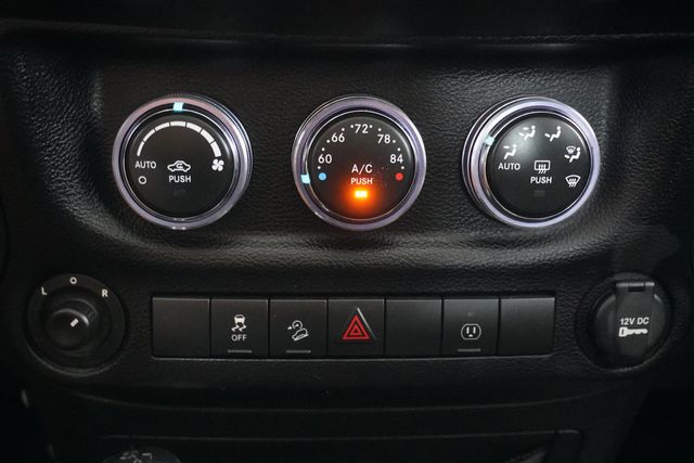 2014 Jeep Wrangler Unlimited 4WD 4dr Sahara - 22853610 - 18