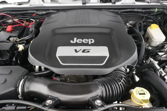 2014 Jeep Wrangler Unlimited 4WD 4dr Sahara - 22853610 - 26