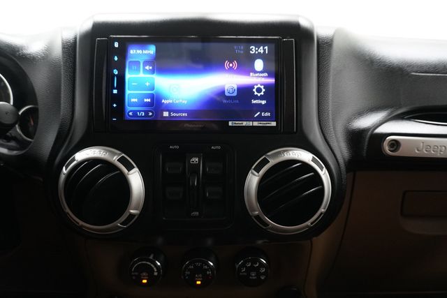 2014 Jeep Wrangler Unlimited 4WD 4dr Sahara - 22910432 - 17