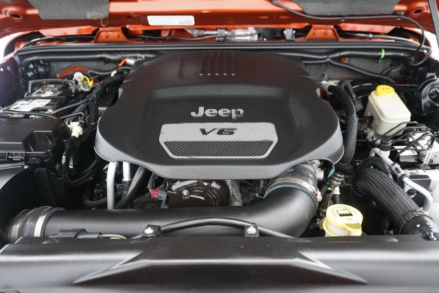 2014 Jeep Wrangler Unlimited 4WD 4dr Sahara - 22910432 - 27