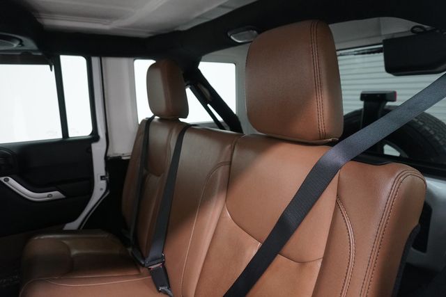 2014 Jeep Wrangler Unlimited 4WD 4dr Sahara - 23000287 - 11