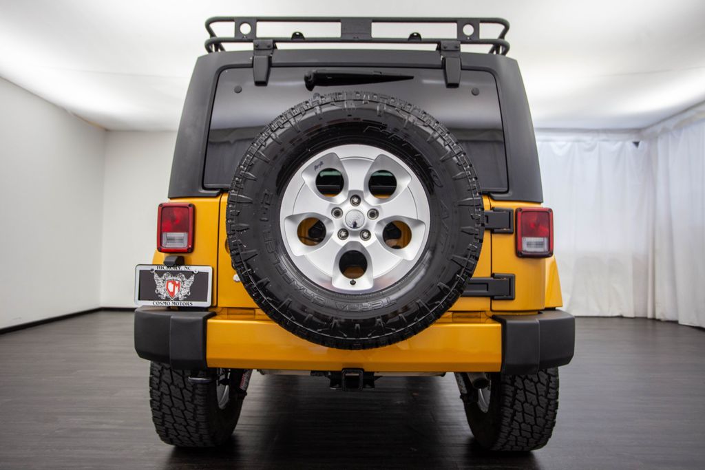 2014 Jeep Wrangler Unlimited 4WD 4dr Sahara - 22227162 - 36