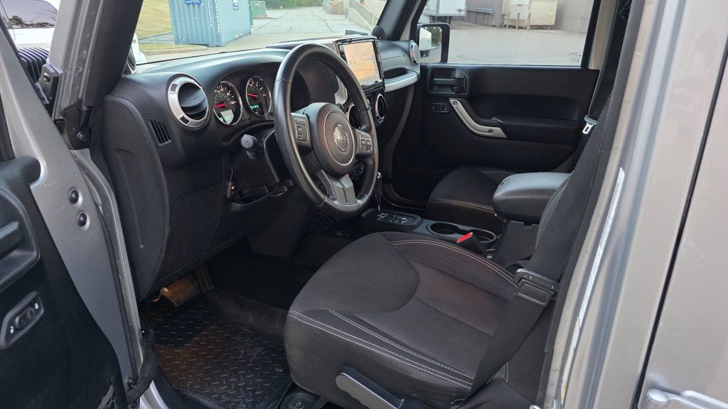 Jeep Wrangler photo 17