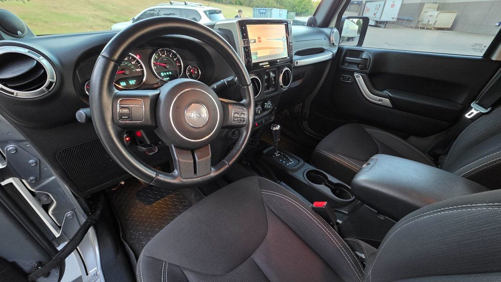 Jeep Wrangler photo 19