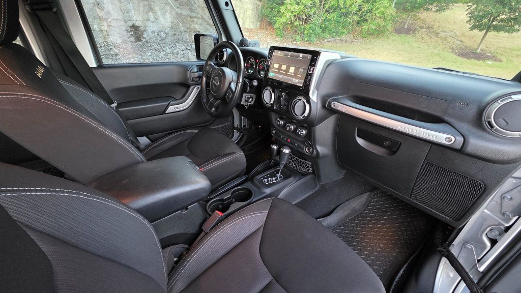 Jeep Wrangler photo 28