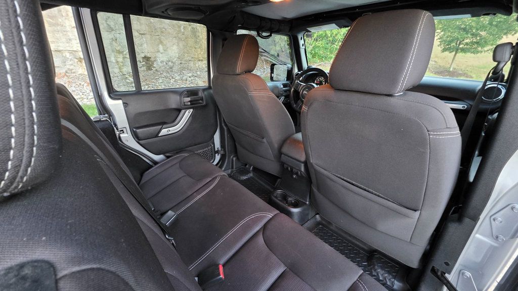 Jeep Wrangler photo 37