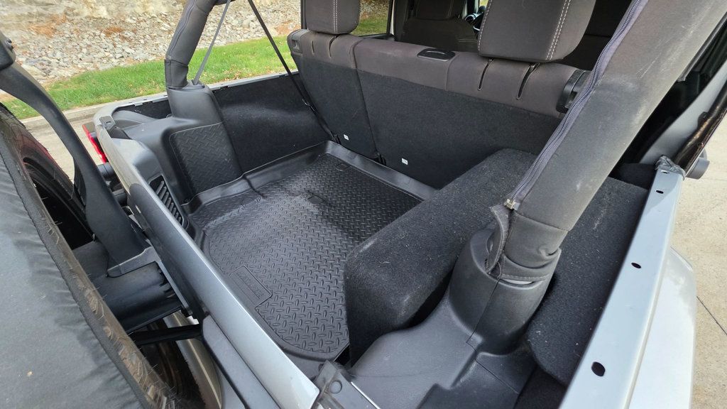 Jeep Wrangler photo 41