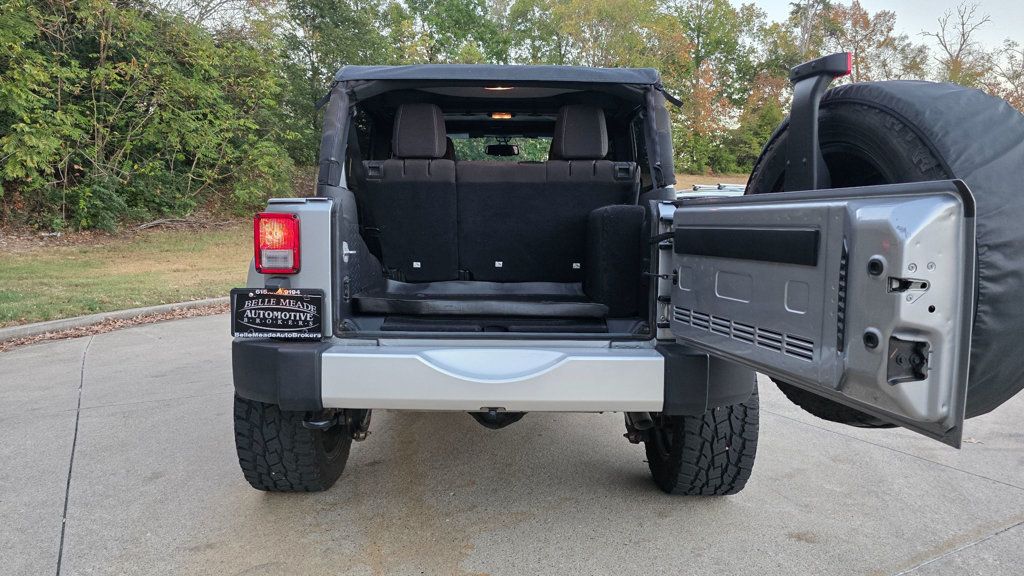 Jeep Wrangler photo 42