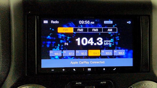 2014 Jeep Wrangler Unlimited 4WD 4dr Sport - 23018147 - 16