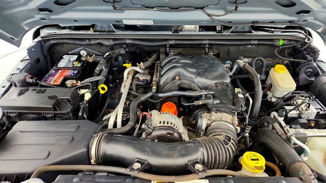 2014 Jeep Wrangler Unlimited 4WD 4dr Sport - 23018147 - 24