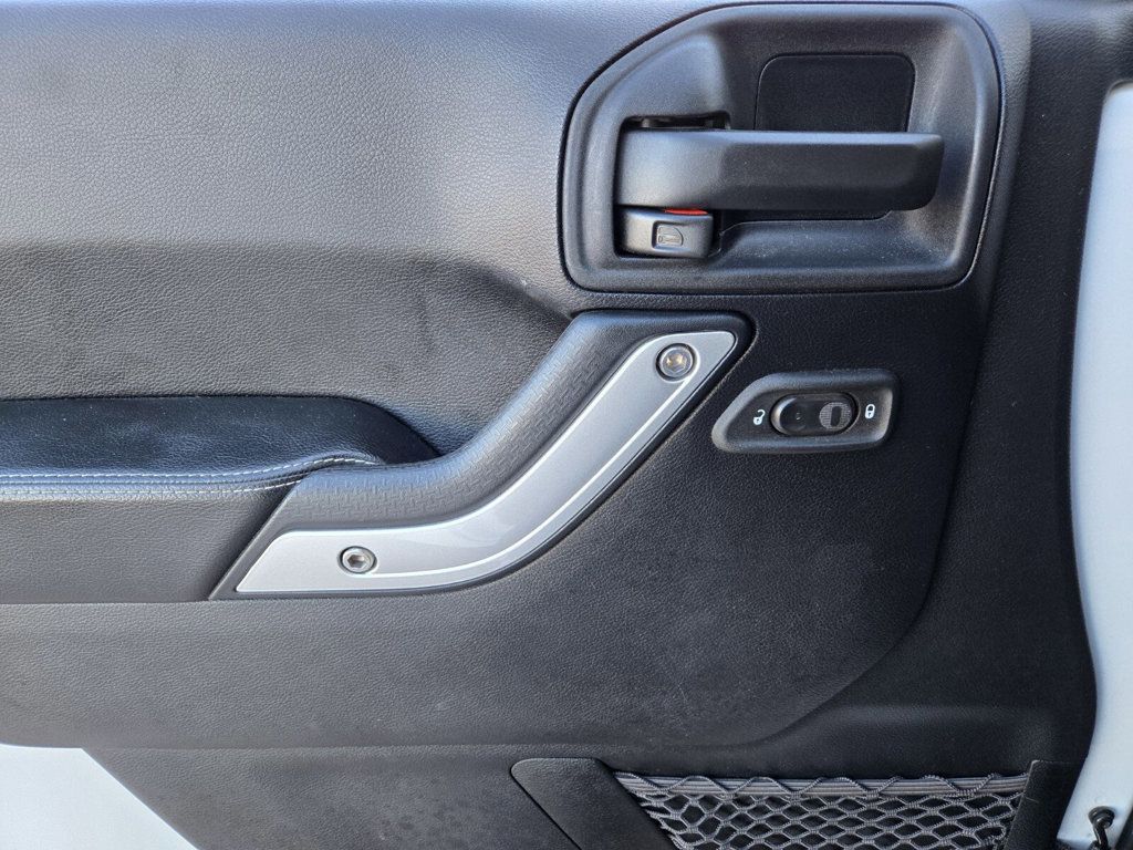 2014 Jeep Wrangler Unlimited 4WD 4dr Sport Freedom Edition - 22940643 - 14