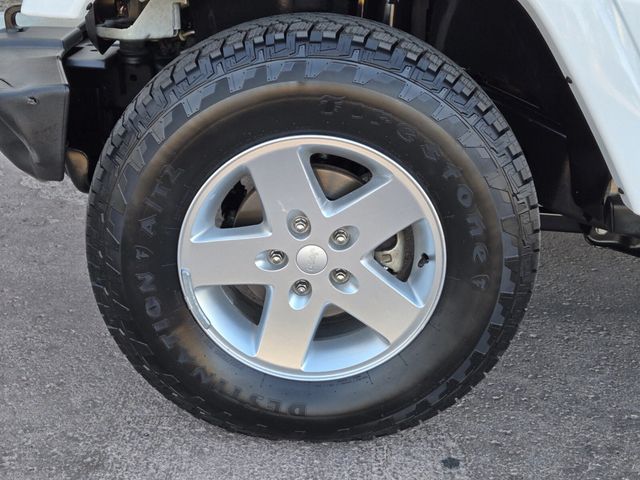 2014 Jeep Wrangler Unlimited 4WD 4dr Sport Freedom Edition - 22940643 - 5