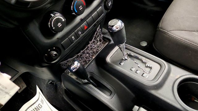 2014 Jeep Wrangler Unlimited 4WD 4dr Sport w/ Hard Top, Uconnect 430 & Connectivity Group - 23018147 - 14