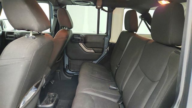 2014 Jeep Wrangler Unlimited 4WD 4dr Sport w/ Hard Top, Uconnect 430 & Connectivity Group - 23018147 - 18