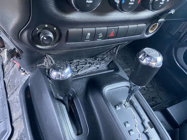 2014 Jeep Wrangler Unlimited 4WD 4dr Willys Wheeler - 22950320 - 4