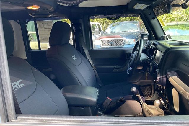 2014 Jeep Wrangler Unlimited 4WD 4dr Willys Wheeler - 23038241 - 11