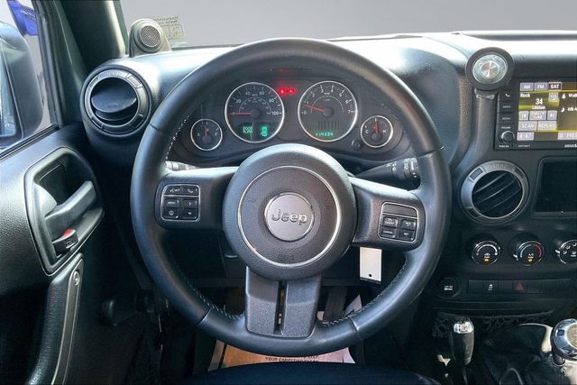 2014 Jeep Wrangler Unlimited 4WD 4dr Willys Wheeler - 23038241 - 20