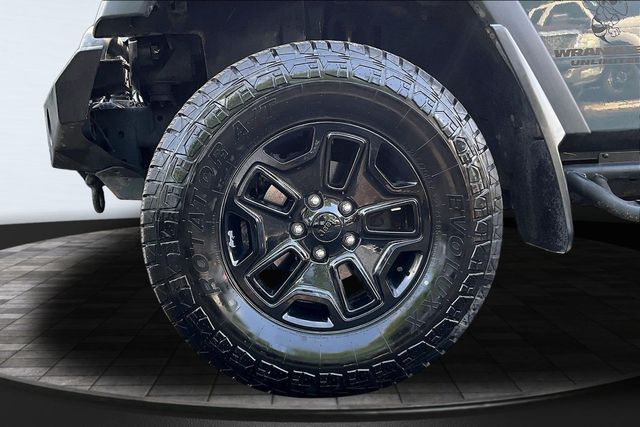 2014 Jeep Wrangler Unlimited 4WD 4dr Willys Wheeler - 23038241 - 35