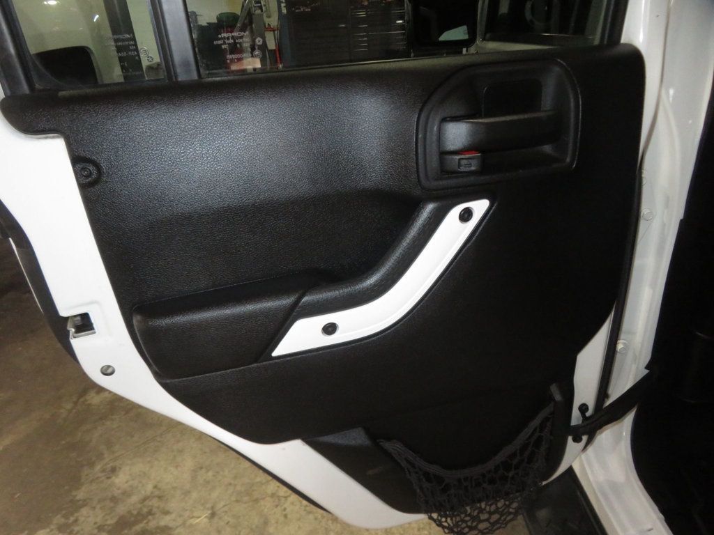 2014 Jeep Wrangler Unlimited 4X4 POLAR EDITION 4DOOR WRANGLER EXTRA CLEAN UNLIMITED LEATHER  - 23014418 - 19