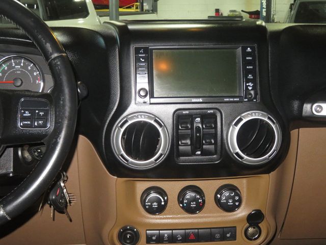 2014 Jeep Wrangler Unlimited LIFTED SAHARA 4X4 WRANGLER UNLIMITED EXTRA CLEAN WINCH 2 TOPS  - 23029557 - 39