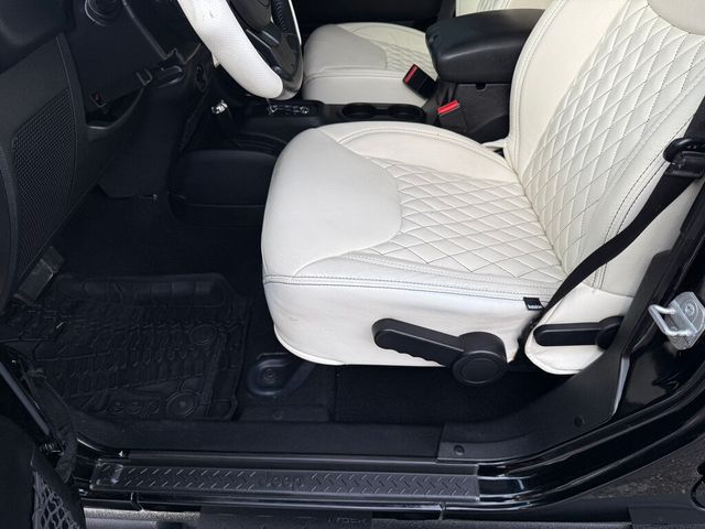 2014 Jeep Wrangler Unlimited ONE OF A KIND - 22958134 - 28