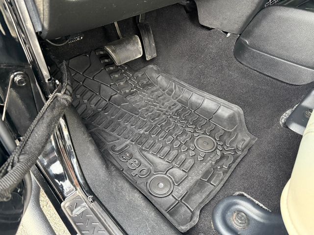 2014 Jeep Wrangler Unlimited ONE OF A KIND - 22958134 - 29