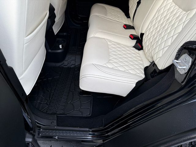 2014 Jeep Wrangler Unlimited ONE OF A KIND - 22958134 - 42