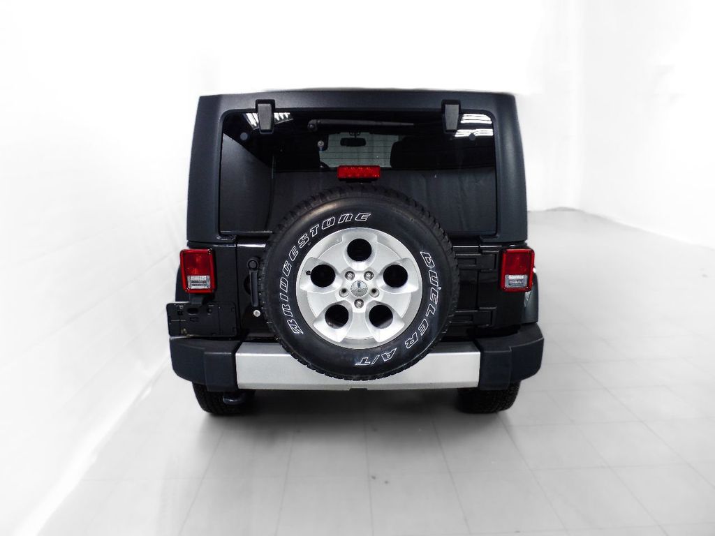 2014 Jeep Wrangler Unlimited SAHARA 4X4 - 22243594 - 4