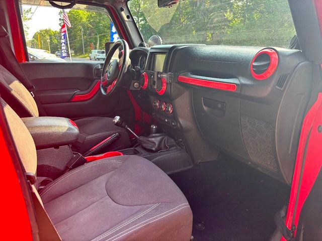 2014 Jeep Wrangler Unlimited Sahara 4x4 4dr SUV - 22864122 - 9