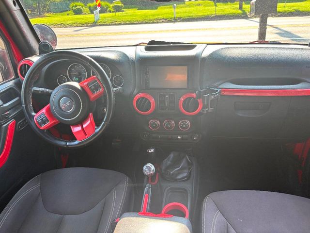 2014 Jeep Wrangler Unlimited Sahara 4x4 4dr SUV - 22864122 - 13