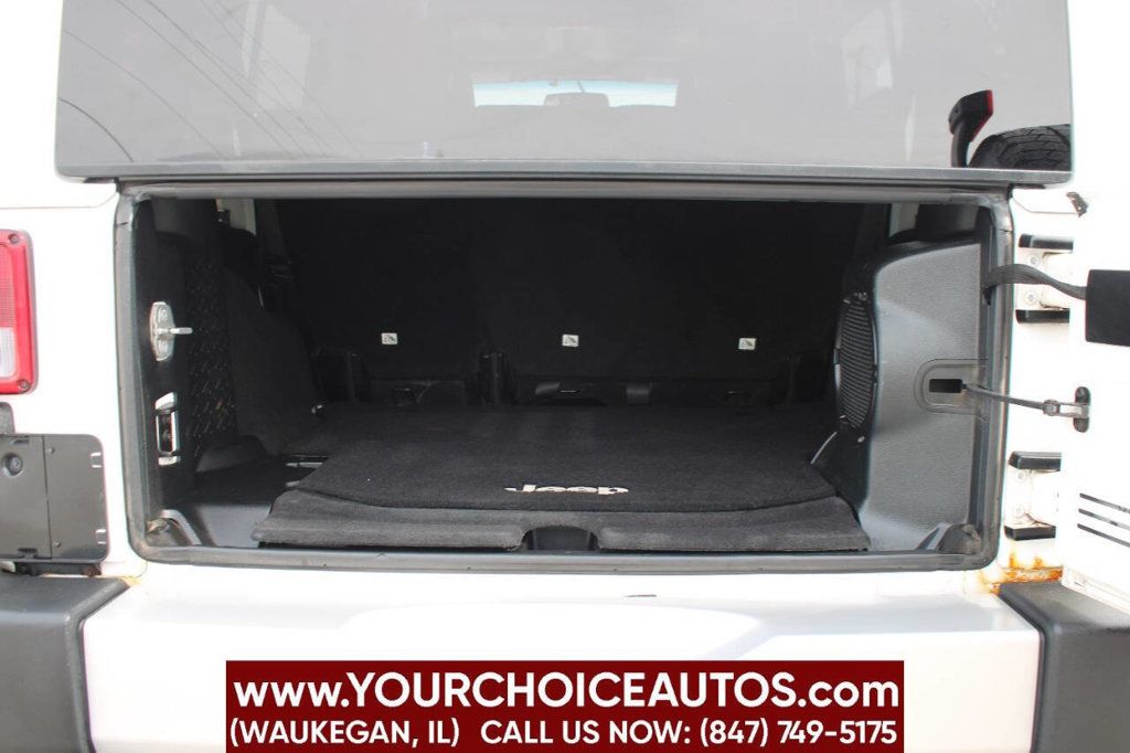 2014 Jeep Wrangler Unlimited Sahara 4x4 4dr SUV - 22794045 - 15