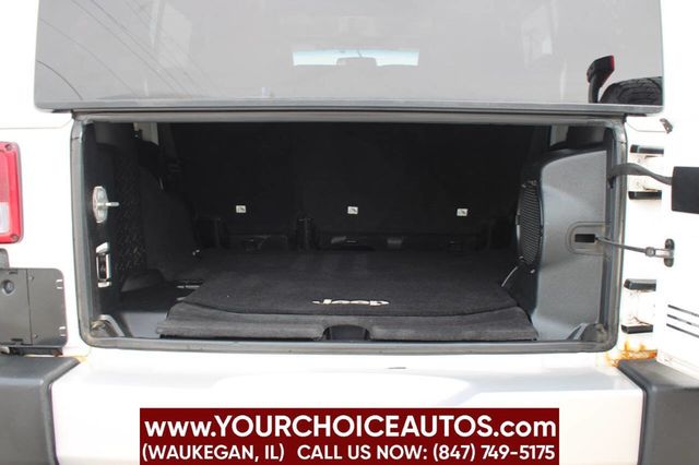 2014 Jeep Wrangler Unlimited Sahara 4x4 4dr SUV - 22794045 - 15