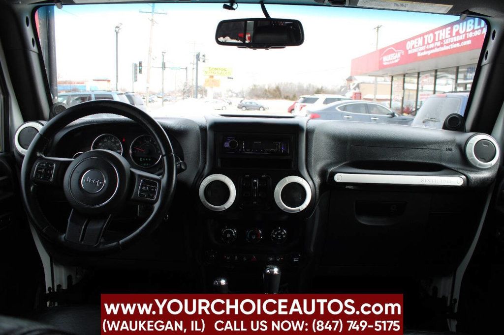 2014 Jeep Wrangler Unlimited Sahara 4x4 4dr SUV - 22794045 - 17
