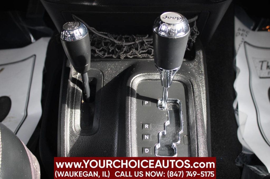 2014 Jeep Wrangler Unlimited Sahara 4x4 4dr SUV - 22794045 - 19