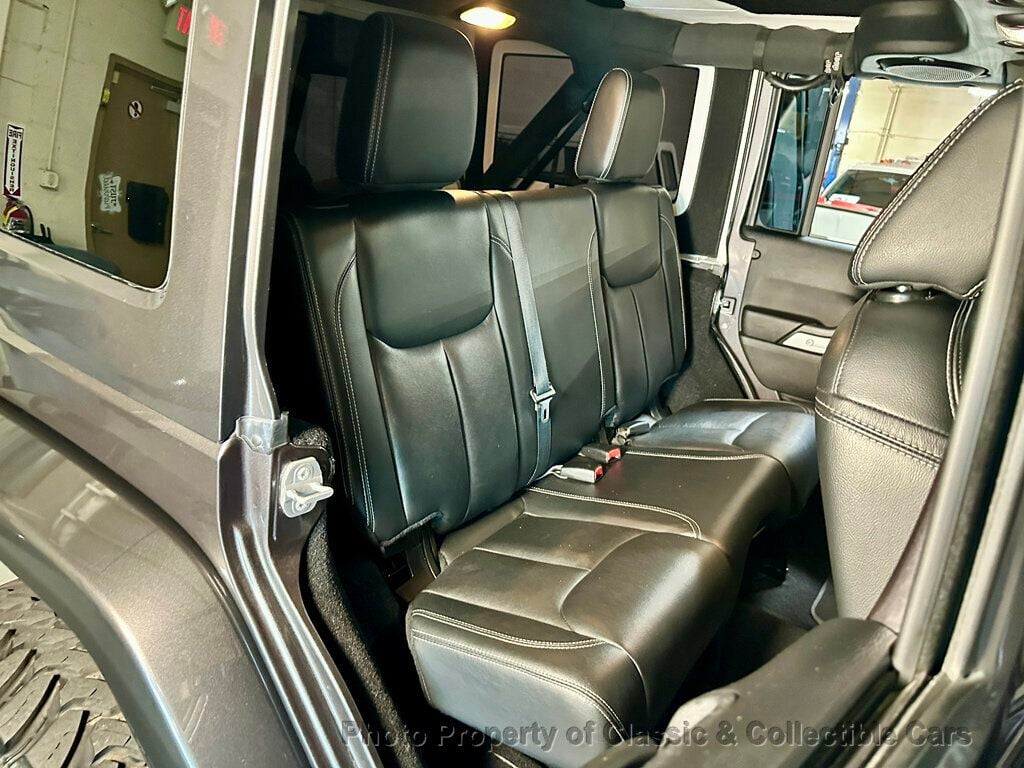 Jeep Wrangler photo 14