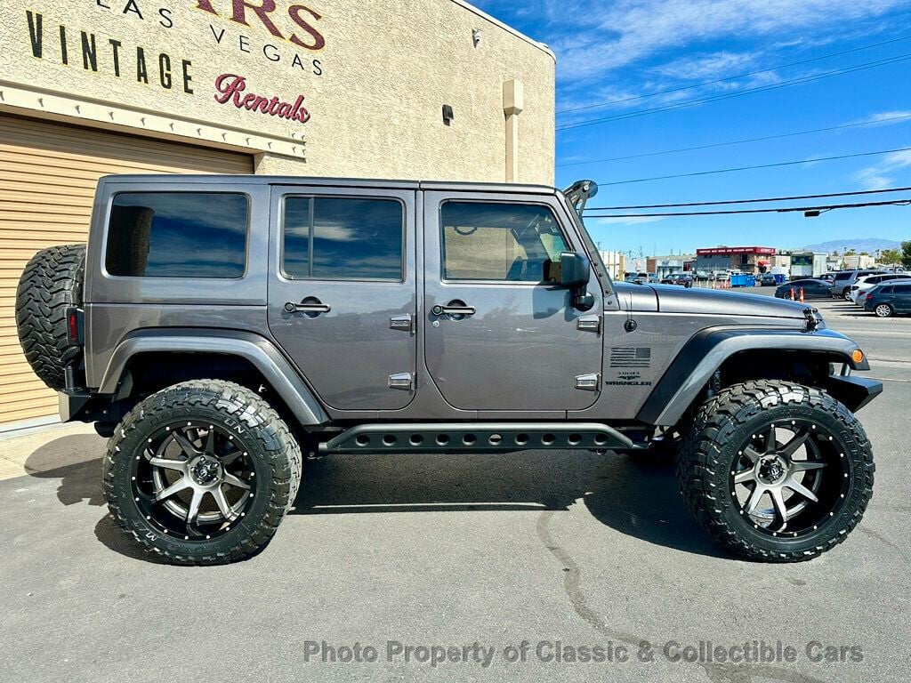 Jeep Wrangler photo 2
