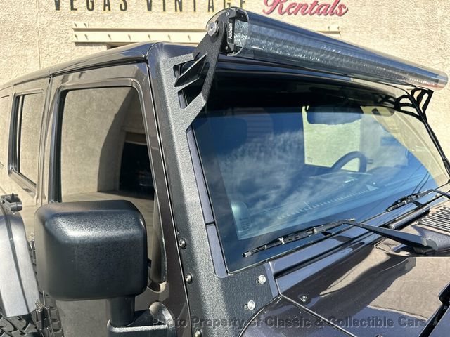 2014 Jeep Wrangler Unlimited Sahara Edition - 23068387 - 23