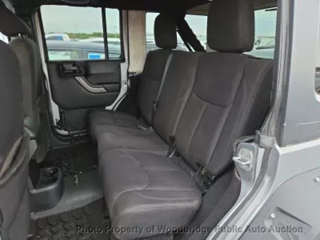 2014 Jeep Wrangler Unlimited Sport - 23033792 - 8