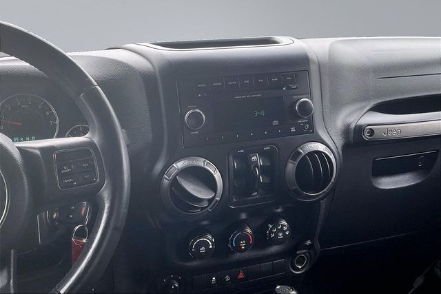 2014 Jeep Wrangler Unlimited Sport - 23061410 - 23