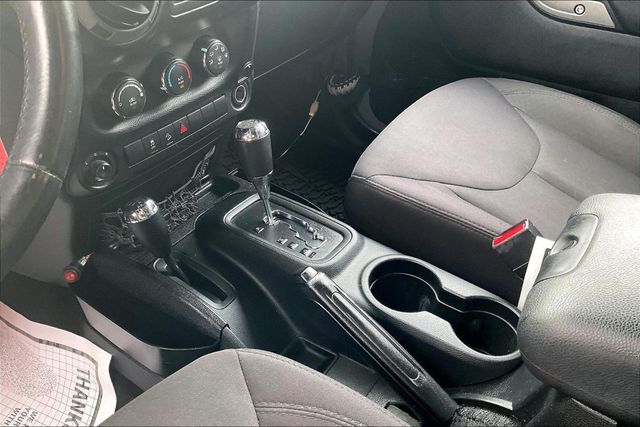 2014 Jeep Wrangler Unlimited Sport - 23061410 - 28