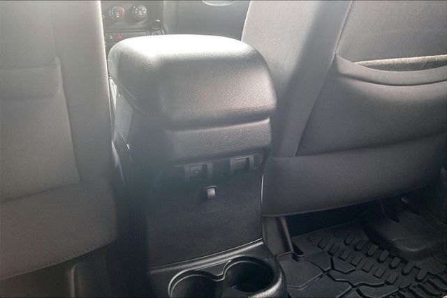 2014 Jeep Wrangler Unlimited Sport - 23061410 - 30