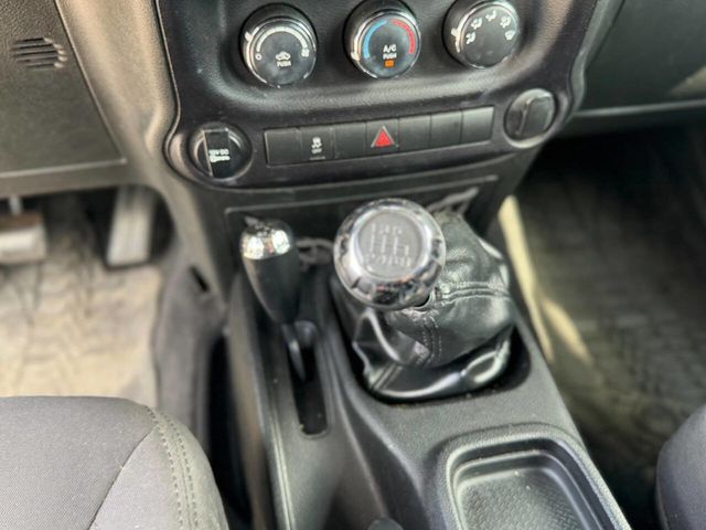 2014 Jeep Wrangler Unlimited Sport 4x4 4dr SUV - 23008041 - 11