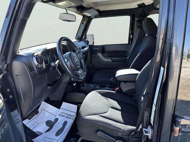 2014 Jeep Wrangler Unlimited Sport 4x4 4dr SUV - 22975300 - 9