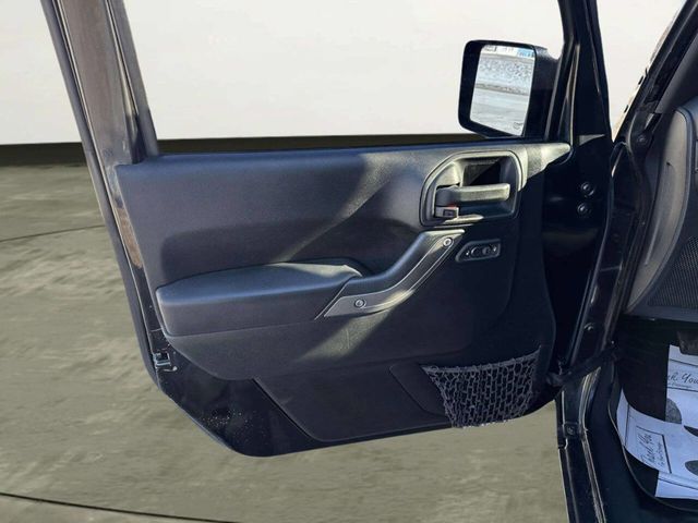 2014 Jeep Wrangler Unlimited Sport 4x4 4dr SUV - 22975300 - 10