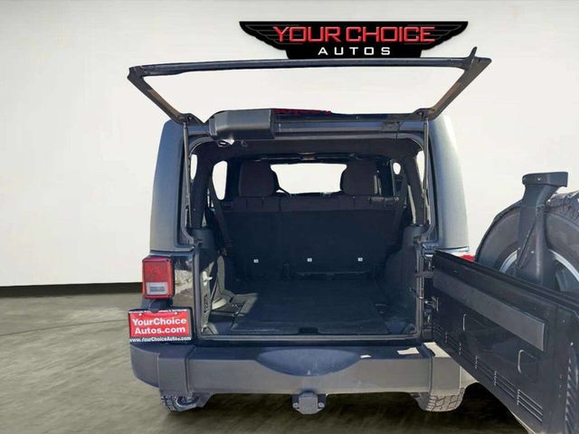 2014 Jeep Wrangler Unlimited Sport 4x4 4dr SUV - 22975300 - 13
