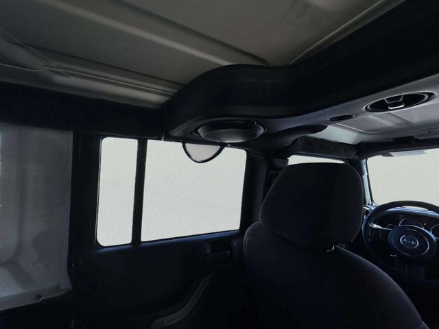2014 Jeep Wrangler Unlimited Sport 4x4 4dr SUV - 22975300 - 20